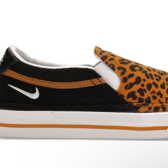 Nike Women’s Size 6.5W Court Legacy Leopard slip-on casual sneaker - Picture 1 of 5